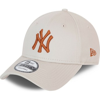 New Era Curved Brim Brown Logo 9FORTY League Essential New York Yankees MLB Beige Adjustable Cap